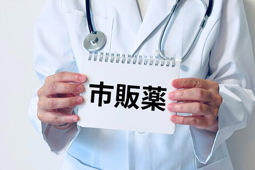 市販シアリスのメリットについて説明する医師