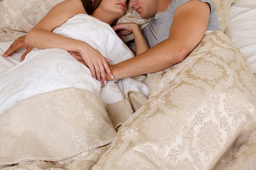 性行為中の男女